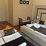 Melior Szallo فندق مبيت وإفطار إغير