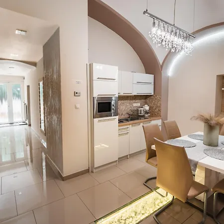 Melior Szallo 3*
