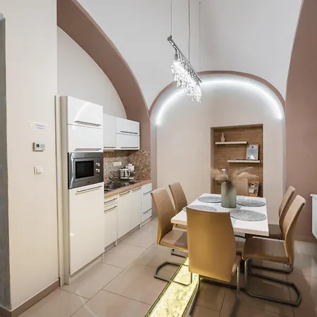 Nocleg ze śniadaniem Melior Szallo