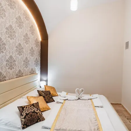 Melior Szallo Nocleg ze śniadaniem 3*