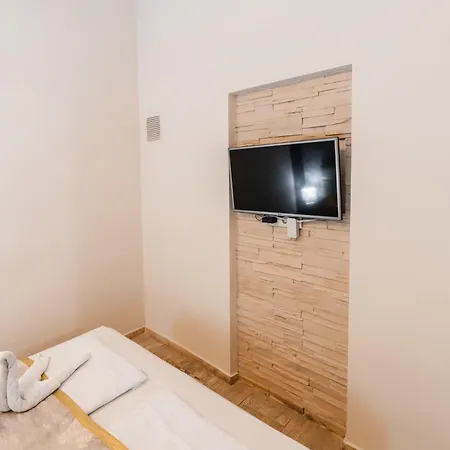 Nocleg ze śniadaniem Melior Szallo