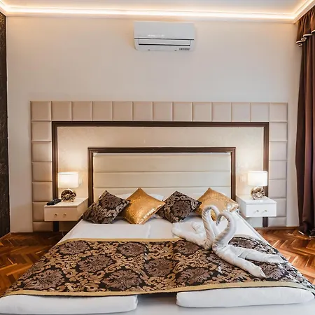 Melior Szallo Nocleg ze śniadaniem 3*