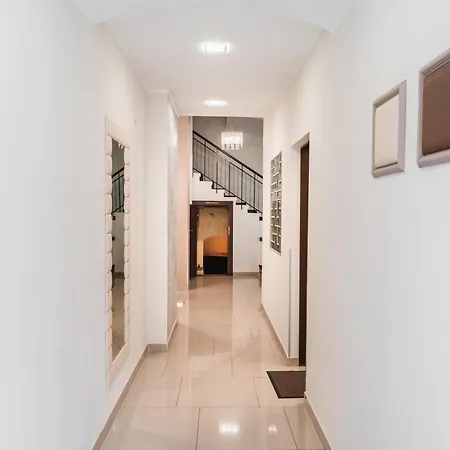 Melior Szallo Nocleg ze śniadaniem 3*