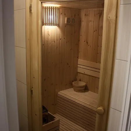 Melior Szallo Nocleg ze śniadaniem 3*