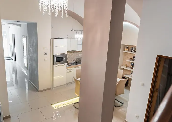 Melior Szallo 3* エゲル