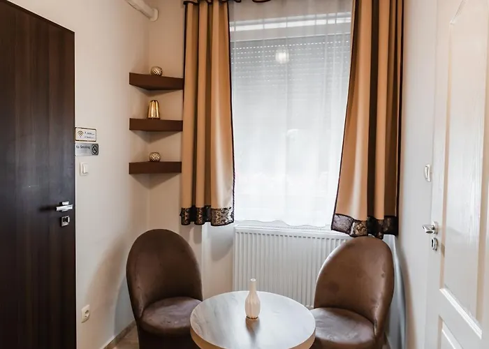 ベッド・アンド・ブレックファスト Melior Szallo エゲル