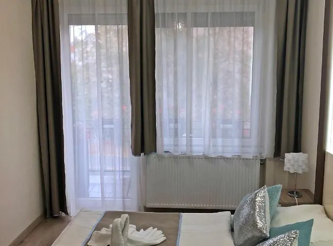 ベッド・アンド・ブレックファスト Melior Szallo 3*